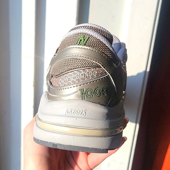 New Balance 1000 Beige And White, Mens 9.5 - Picture 6 of 8